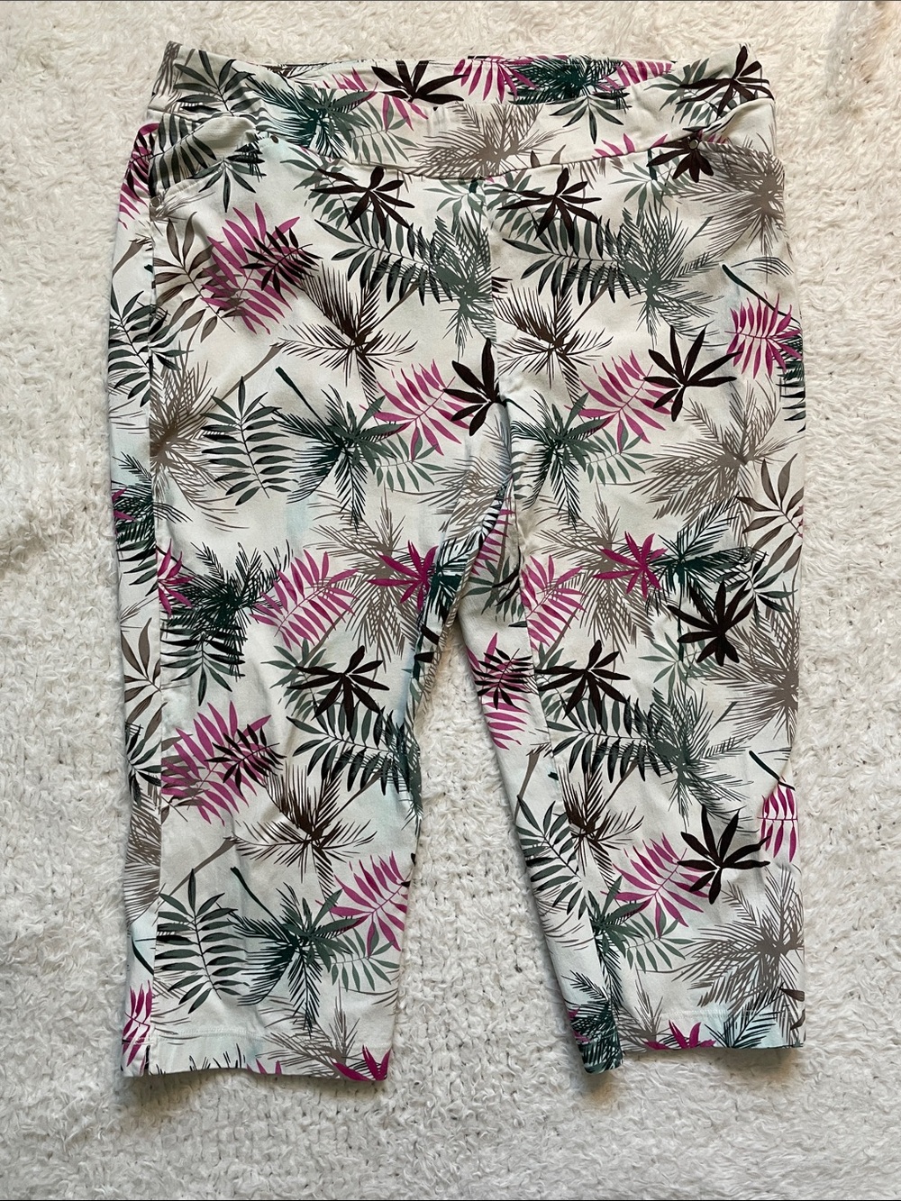 Northern reflections tropical print capris
